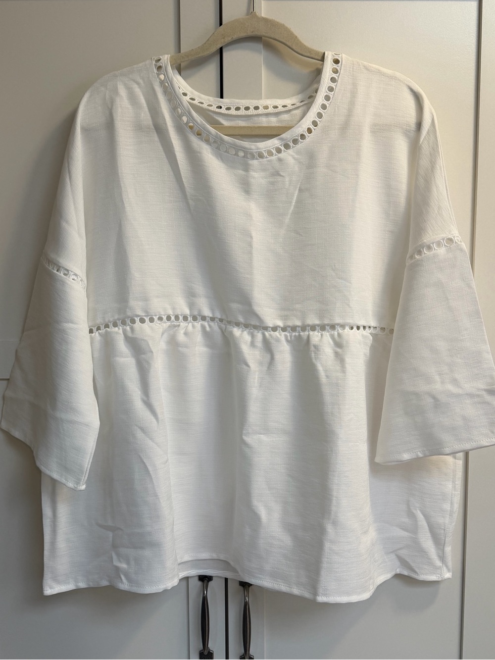 Elegant White Loose Top XXL NWT